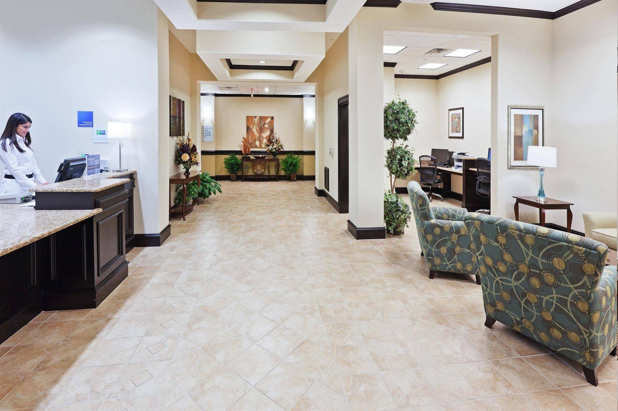 Holiday Inn Express & Suites Brownfield Ngoại thất bức ảnh