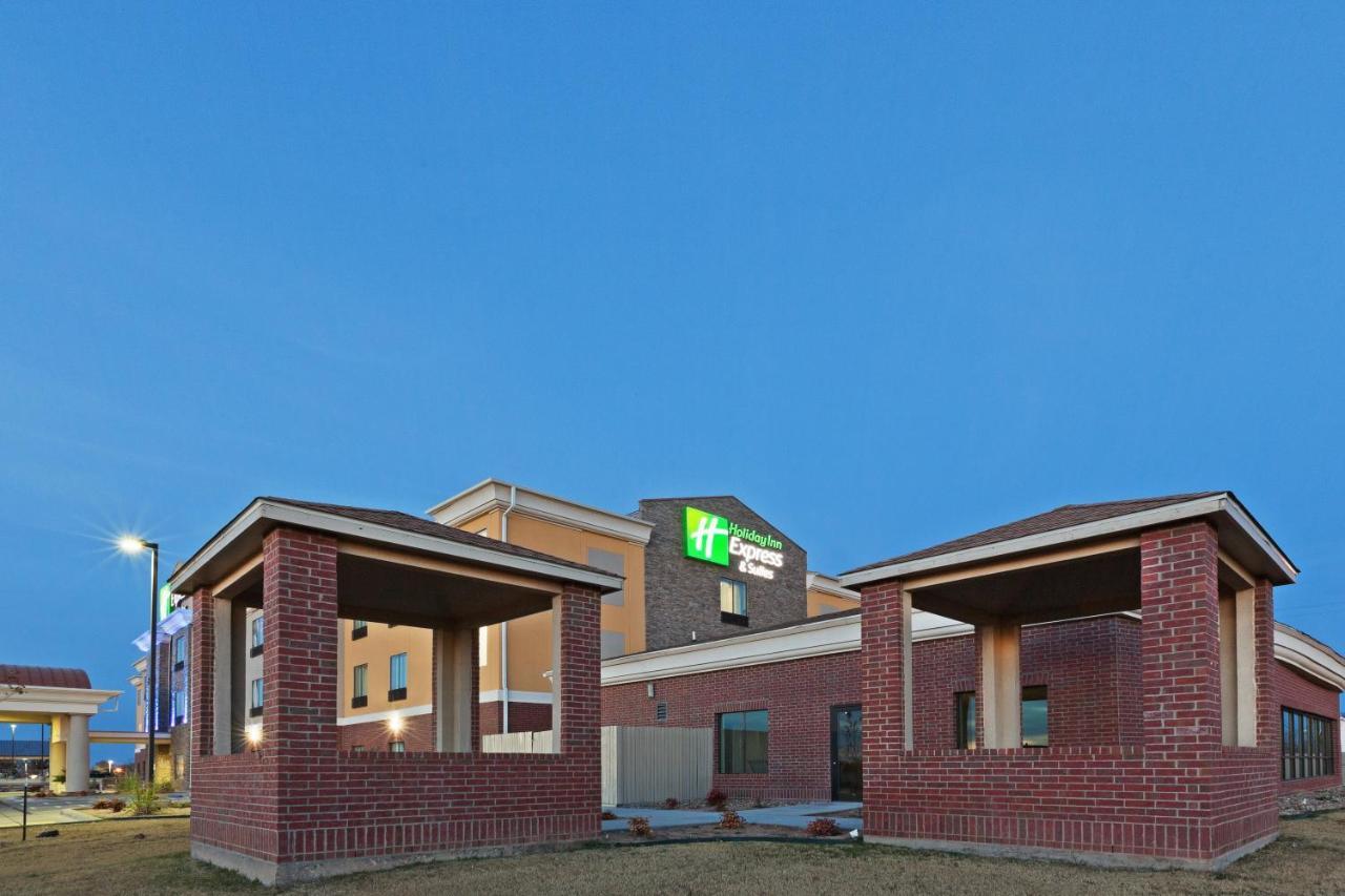 Holiday Inn Express & Suites Brownfield Ngoại thất bức ảnh