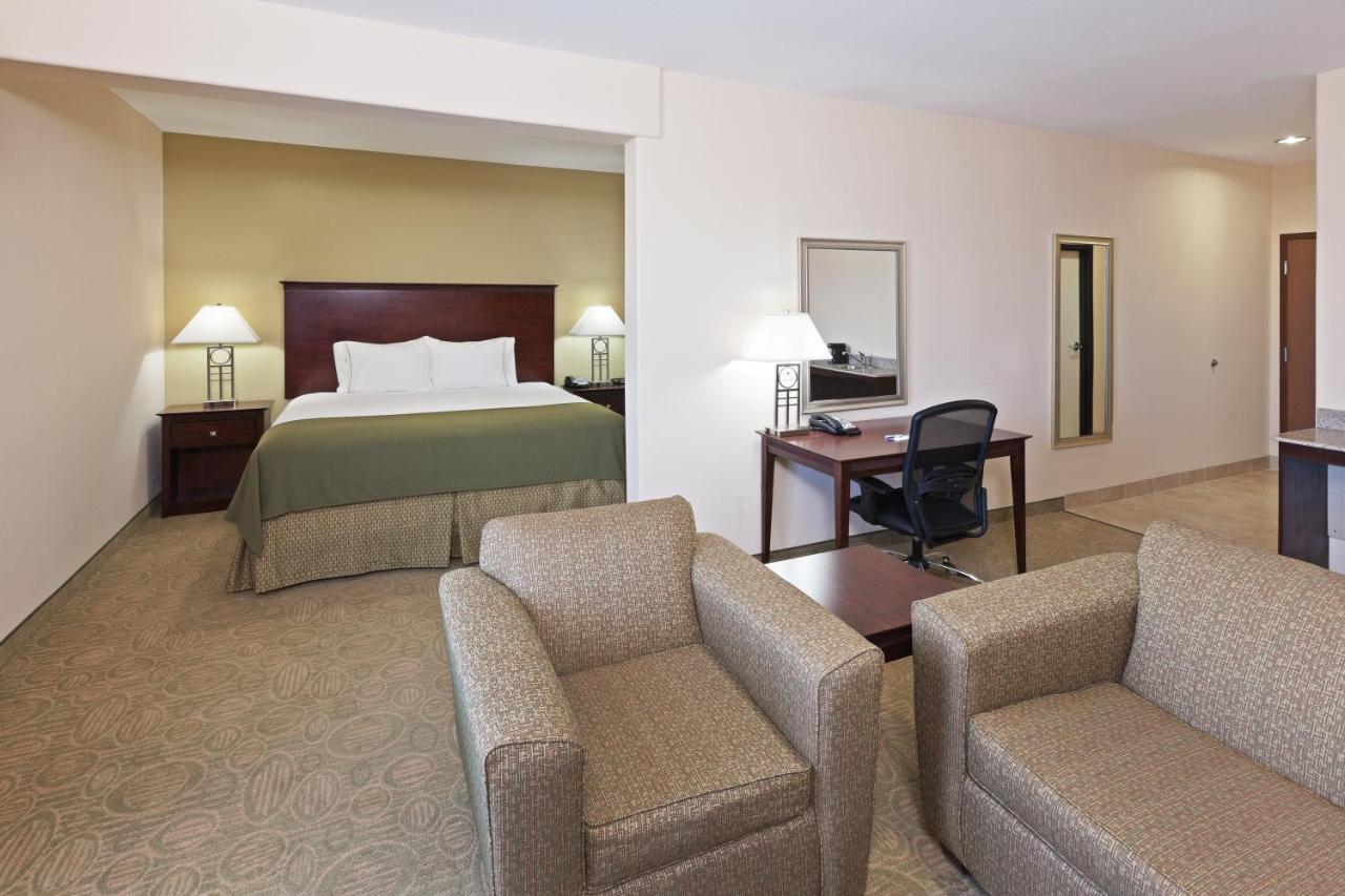 Holiday Inn Express & Suites Brownfield Ngoại thất bức ảnh
